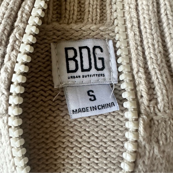 Urban Outfitters BDG Jacket Deep Hem Zip-Up Knit Neutral Small - Picture 7 of 8